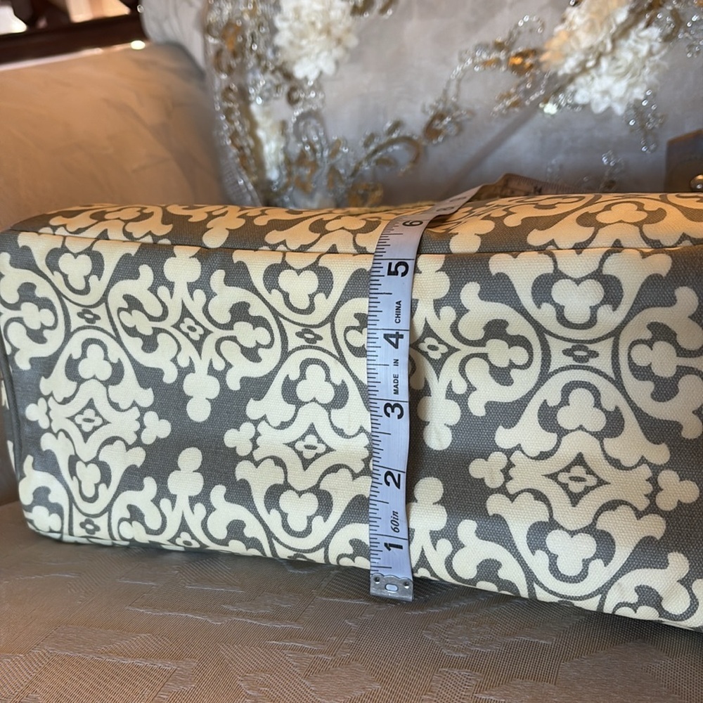 Petunia Pickle Bottom city carryall diaper computer bag very spacious waterproof - Picture 9 of 15